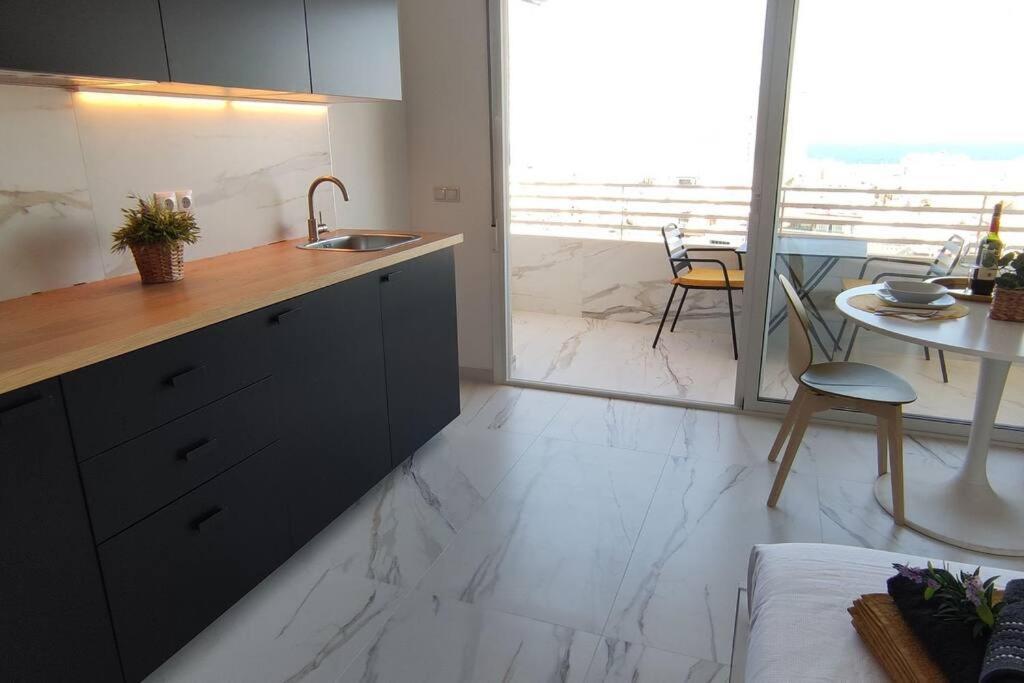 Chill Out Studio Jacuzzi & Sea Views อาลิกันเต ภายนอก รูปภาพ