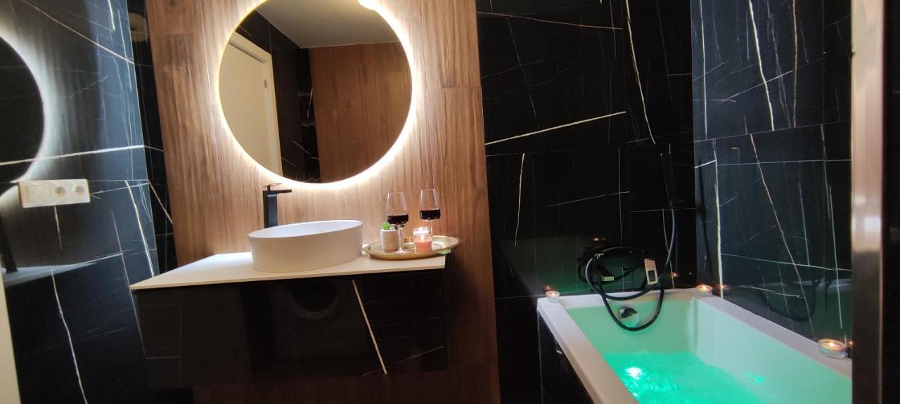 Chill Out Studio Jacuzzi & Sea Views อาลิกันเต ภายนอก รูปภาพ