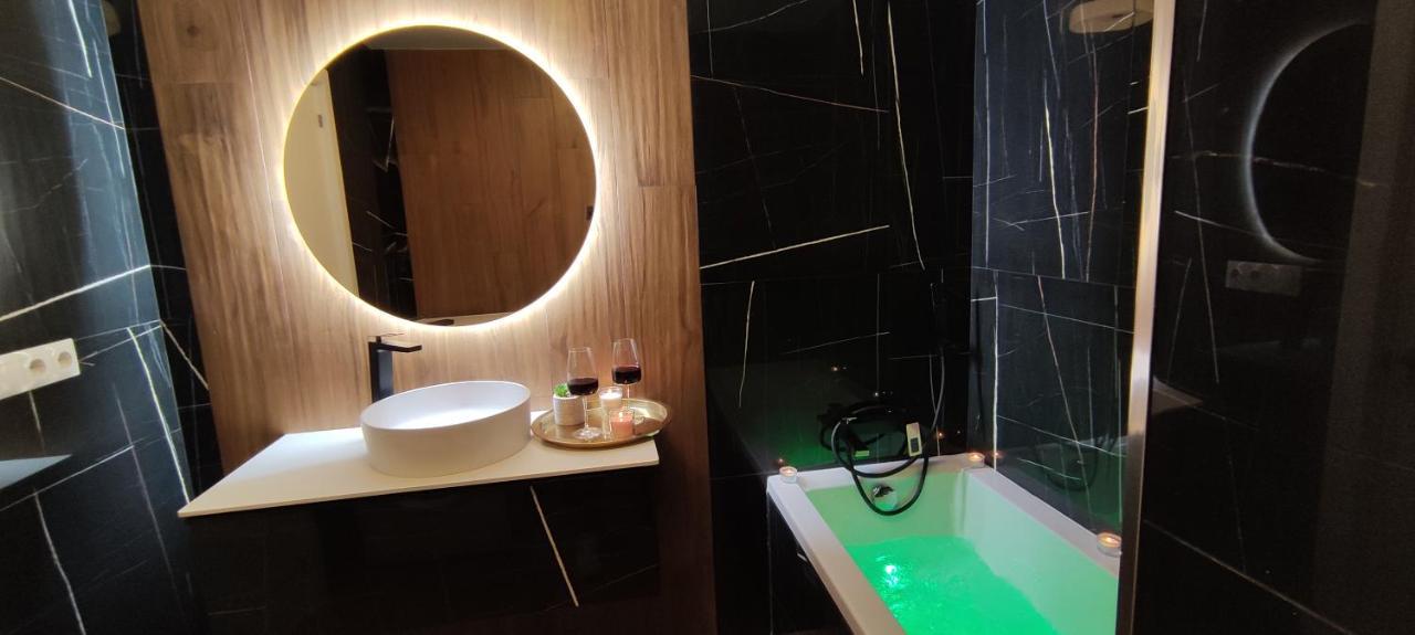 Chill Out Studio Jacuzzi & Sea Views อาลิกันเต ภายนอก รูปภาพ