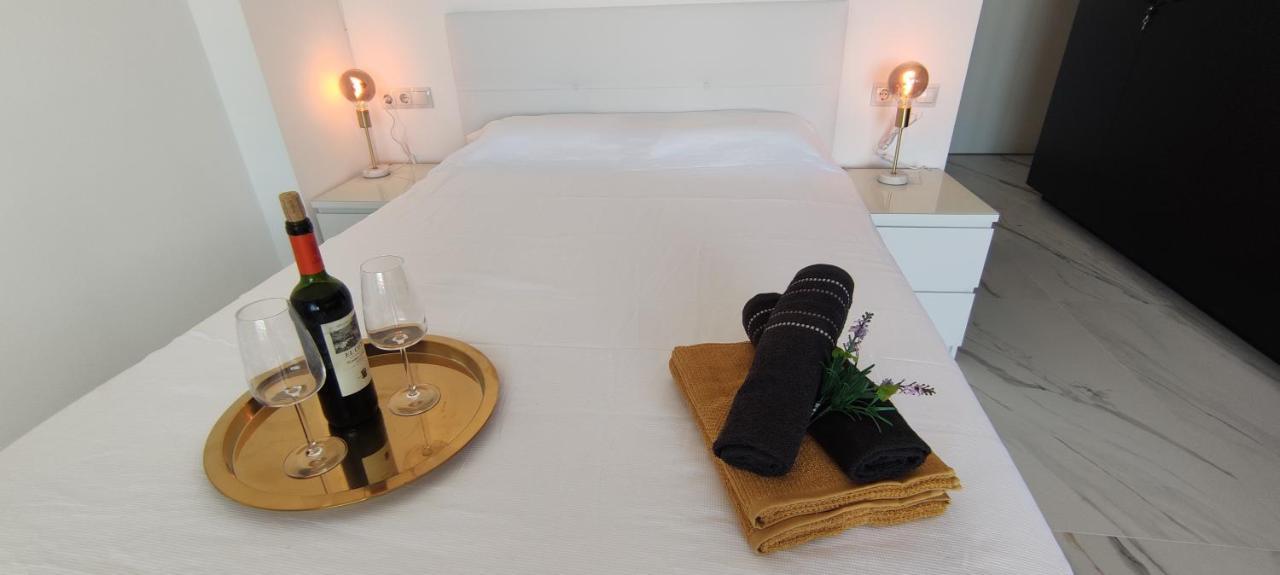 Chill Out Studio Jacuzzi & Sea Views อาลิกันเต ภายนอก รูปภาพ