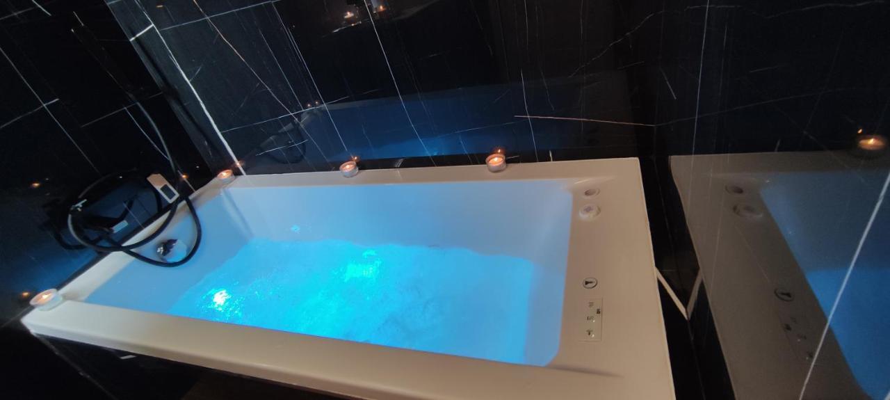 Chill Out Studio Jacuzzi & Sea Views อาลิกันเต ภายนอก รูปภาพ