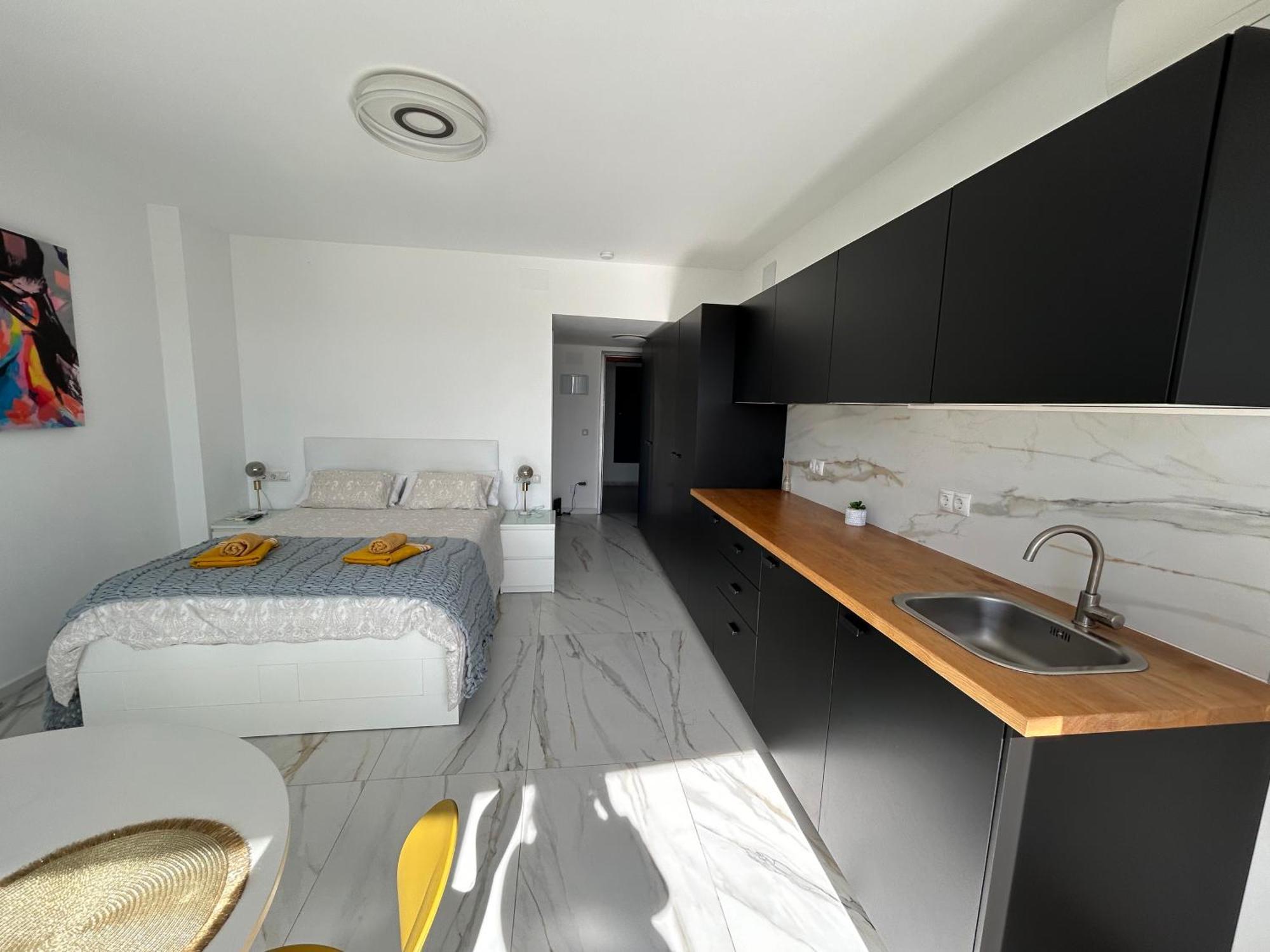 Chill Out Studio Jacuzzi & Sea Views อาลิกันเต ภายนอก รูปภาพ