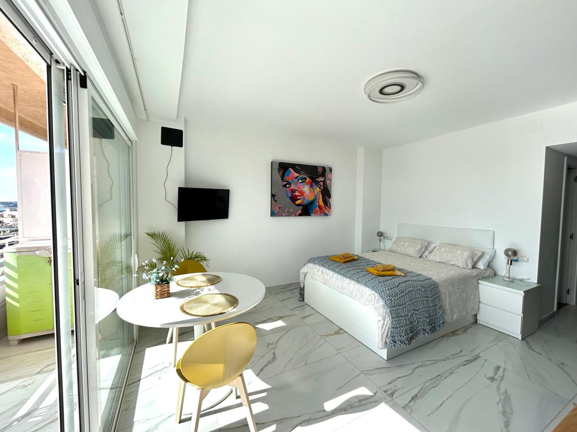 Chill Out Studio Jacuzzi & Sea Views อาลิกันเต ภายนอก รูปภาพ